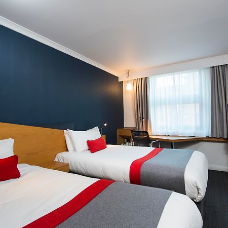 Holiday Inn Express Peterborough By Ihg Экстерьер фото