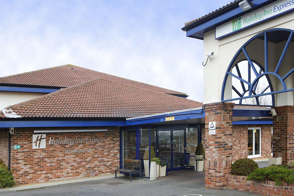 Holiday Inn Express Peterborough By Ihg Экстерьер фото