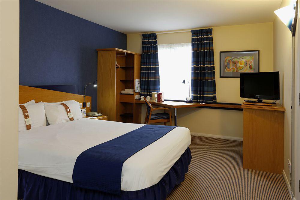 Holiday Inn Express Peterborough By Ihg Экстерьер фото