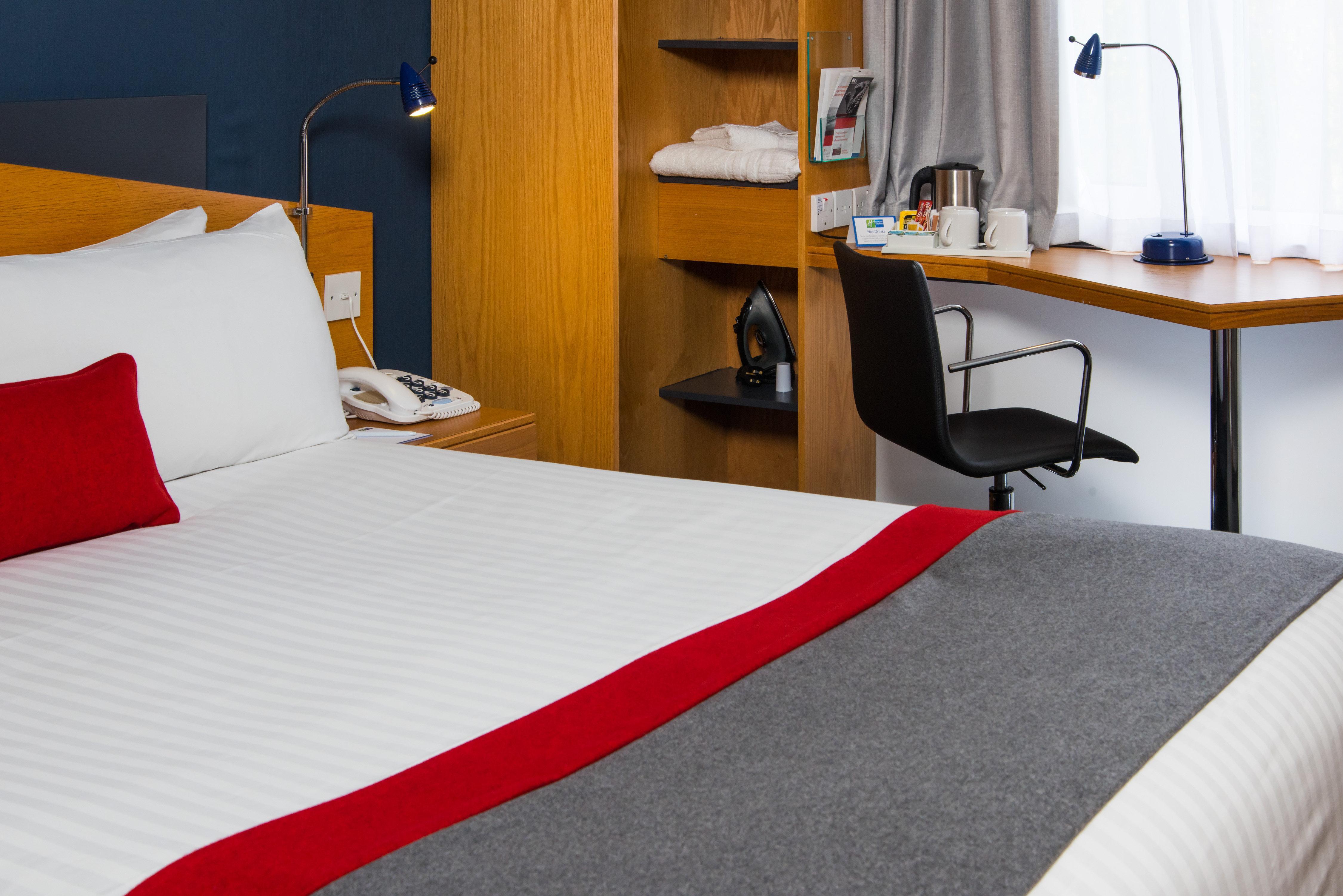 Holiday Inn Express Peterborough By Ihg Экстерьер фото