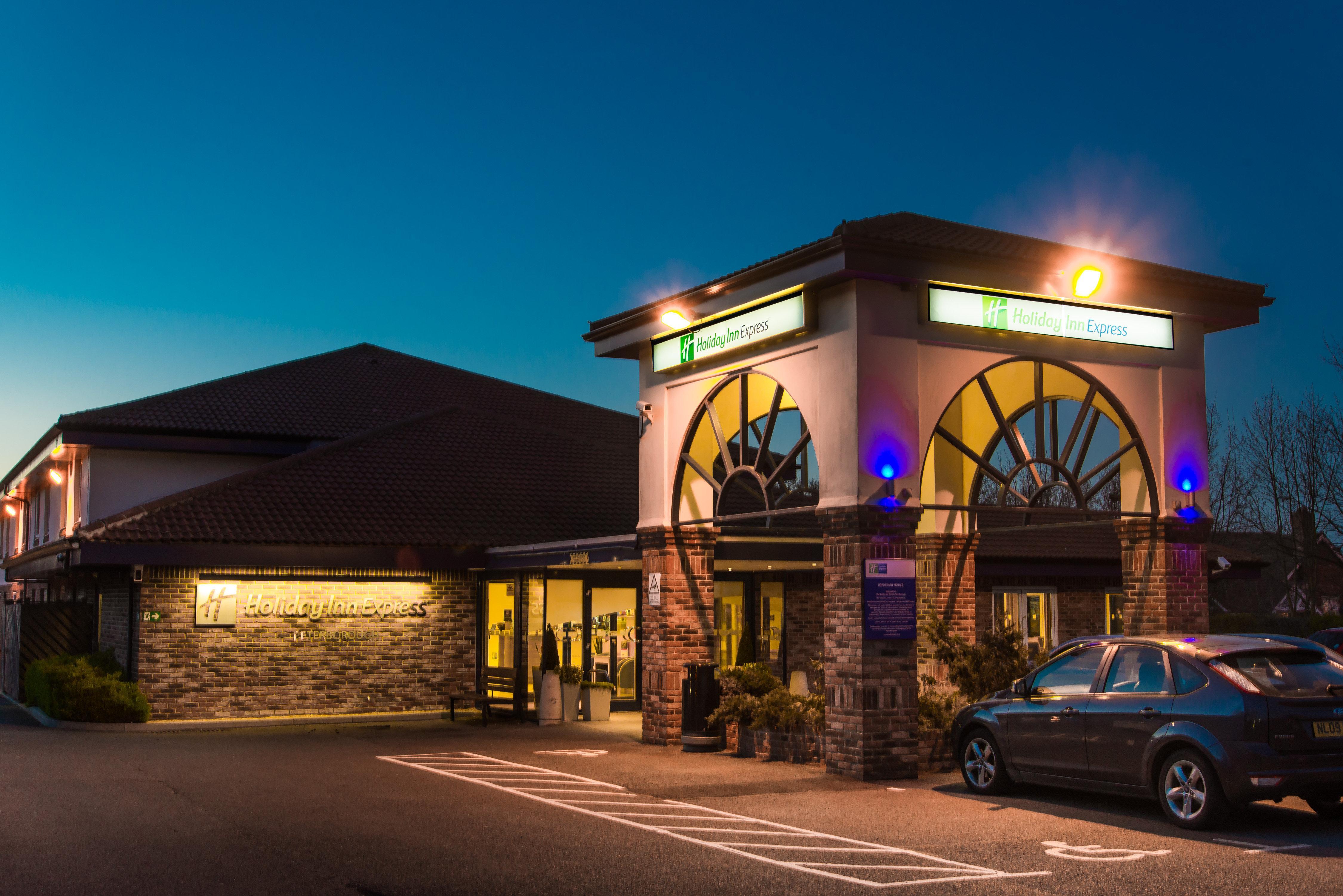 Holiday Inn Express Peterborough By Ihg Экстерьер фото