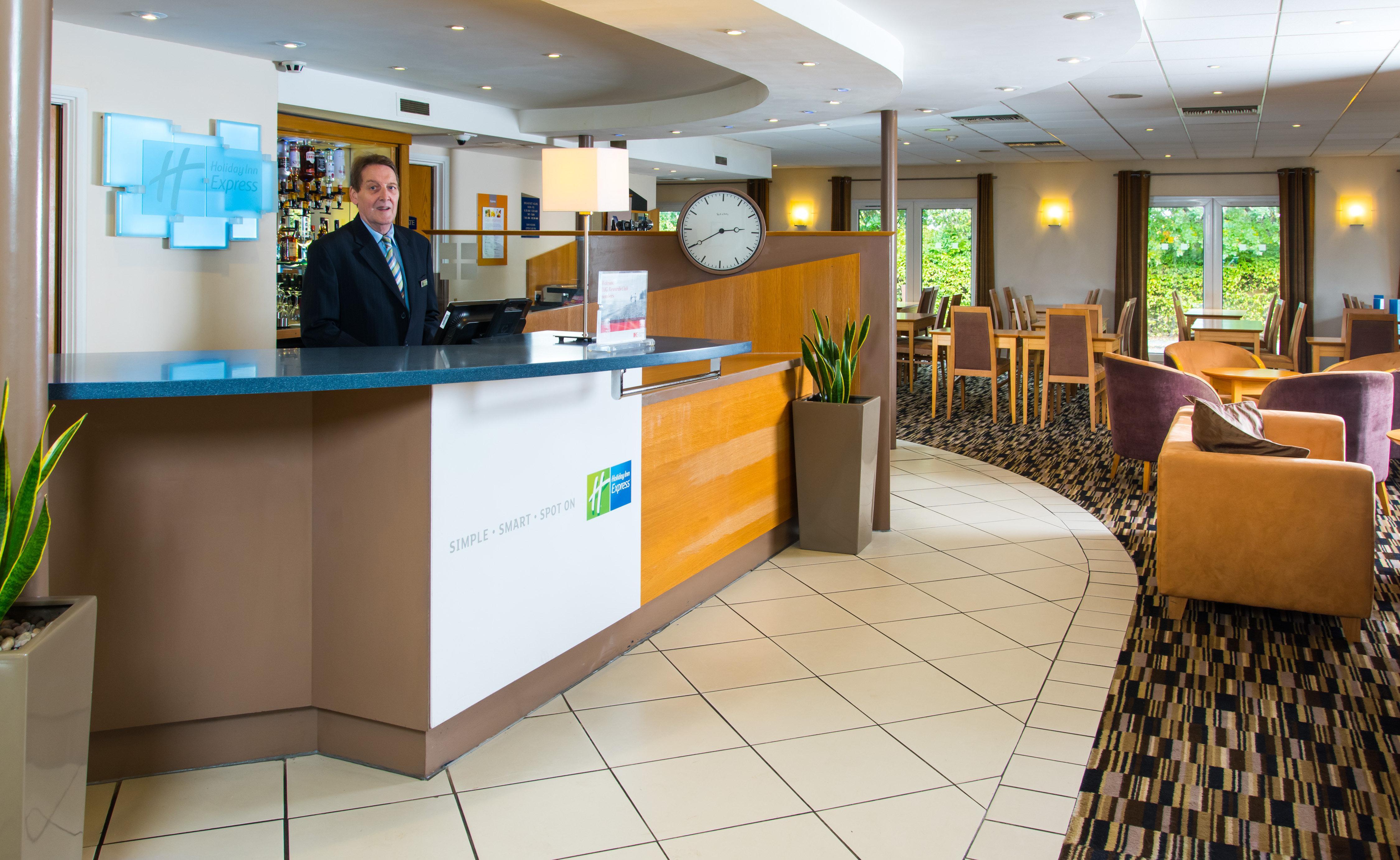 Holiday Inn Express Peterborough By Ihg Экстерьер фото