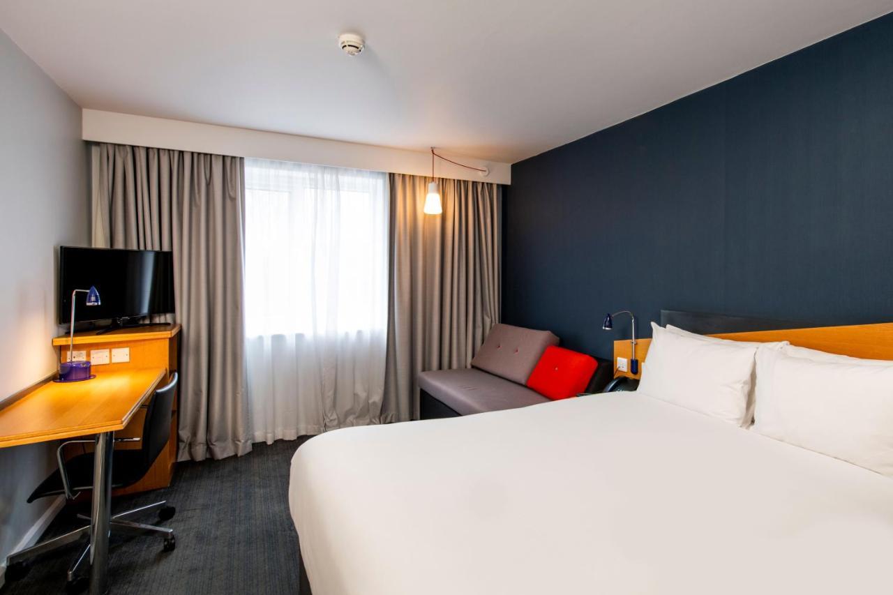 Holiday Inn Express Peterborough By Ihg Экстерьер фото