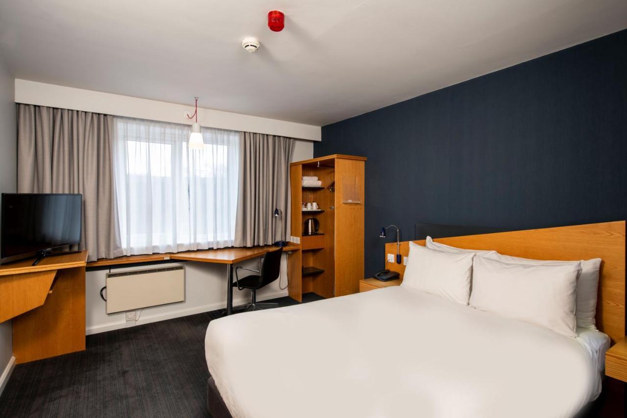 Holiday Inn Express Peterborough By Ihg Экстерьер фото