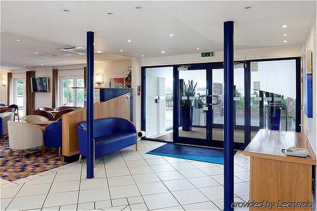 Holiday Inn Express Peterborough By Ihg Интерьер фото